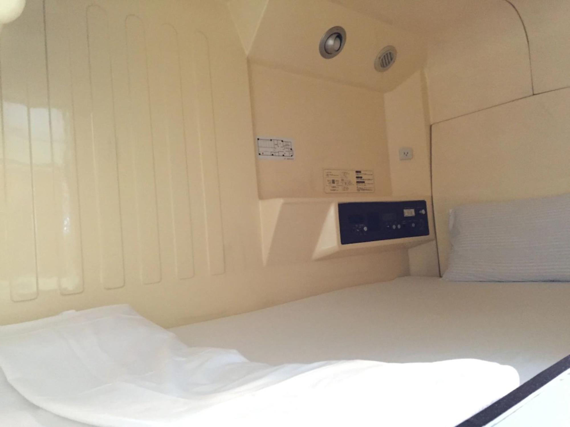 Male Only Capsule Inn Hamamatsucho - Vacation Stay 68799V Präfektur Tokio Exterior foto